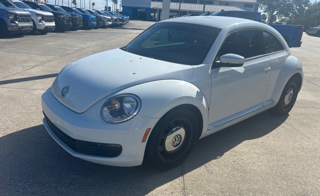 2015 Volkswagen Beetle Base's photo